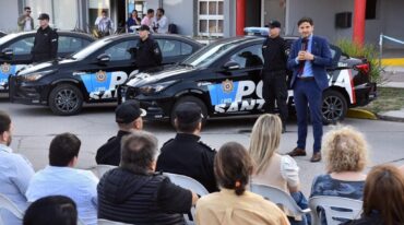 Los patrulleros entregados forman parte de los 940 adquiridos por licitación y compra directa; y las motos