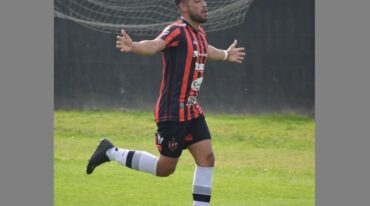 Agustín Cardoso llegó y comenzó a marcar goles con la camiseta de Patronato. Prensa Patronato