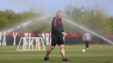Newells tiene una gran ventaja con Lunari: cuenta con un entrenador que siempre deseó fervientemente estar en el lugar que ahora ocupa.   Gentileza.