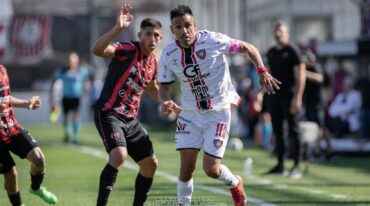 Patronato volvió a perder de visitante y se complicó. Foto: Prensa Chacarita