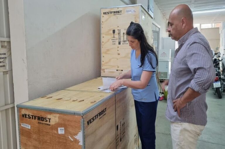 En total son 10 equipos de refrigeración de vacunas VLS 354AC
